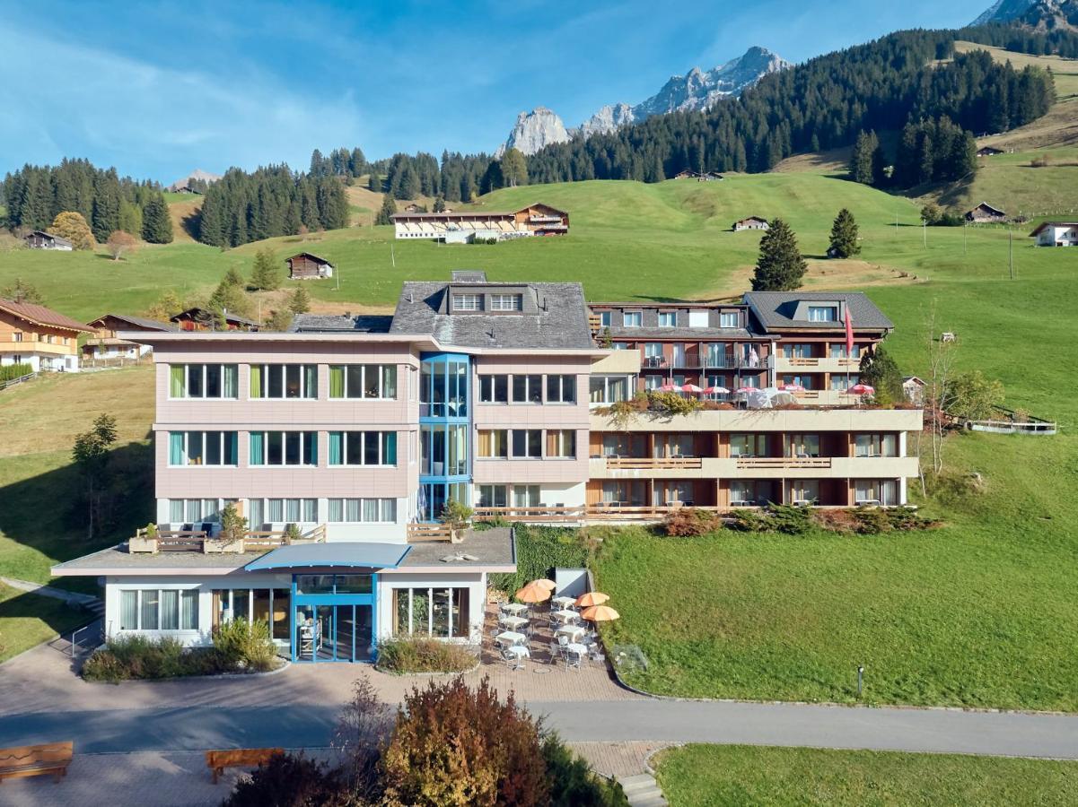 Ferien- Und Familienhotel Alpina Adelboden Exterior photo